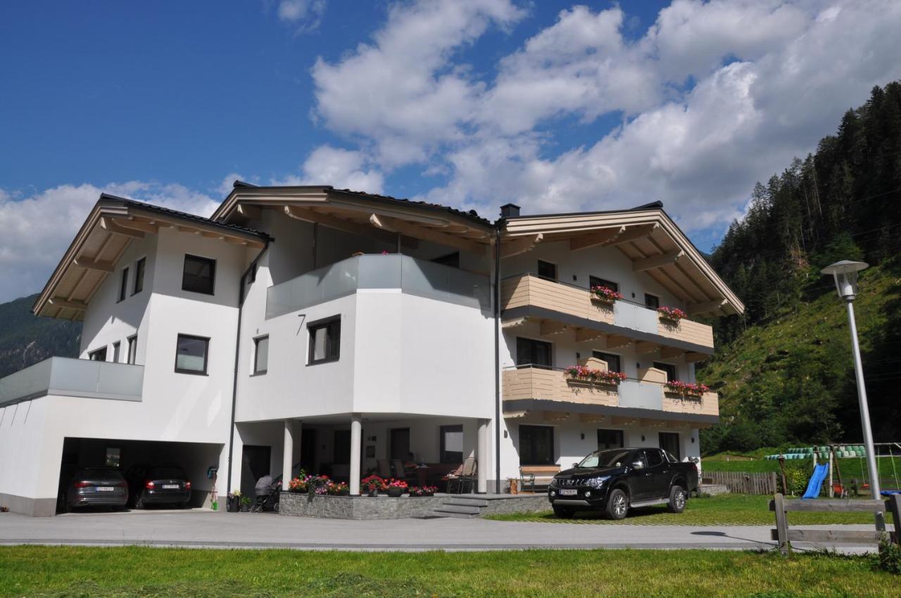 Gaestehaus Holaus Mayrhofen Bagian luar foto
