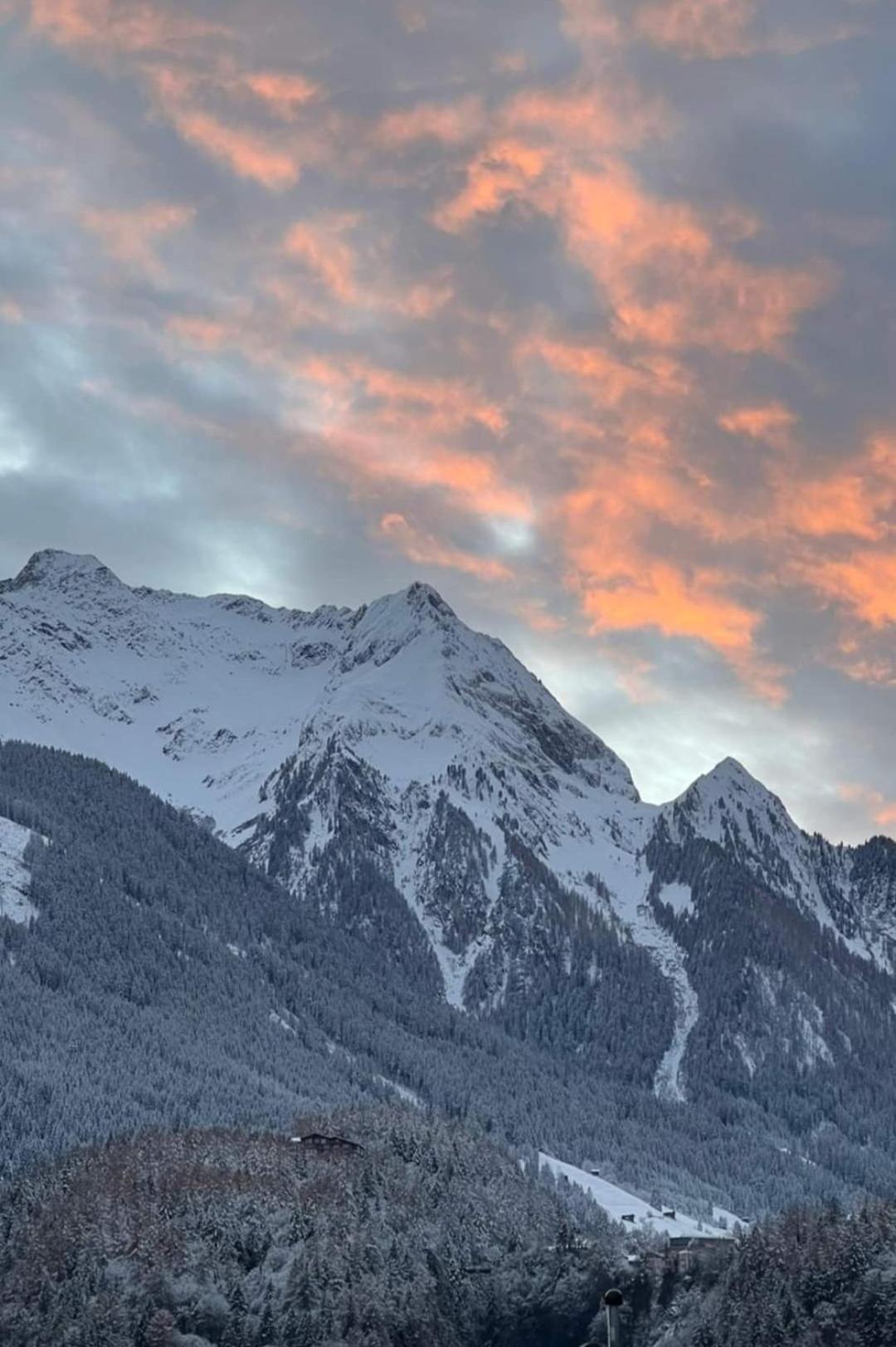Gaestehaus Holaus Mayrhofen Bagian luar foto